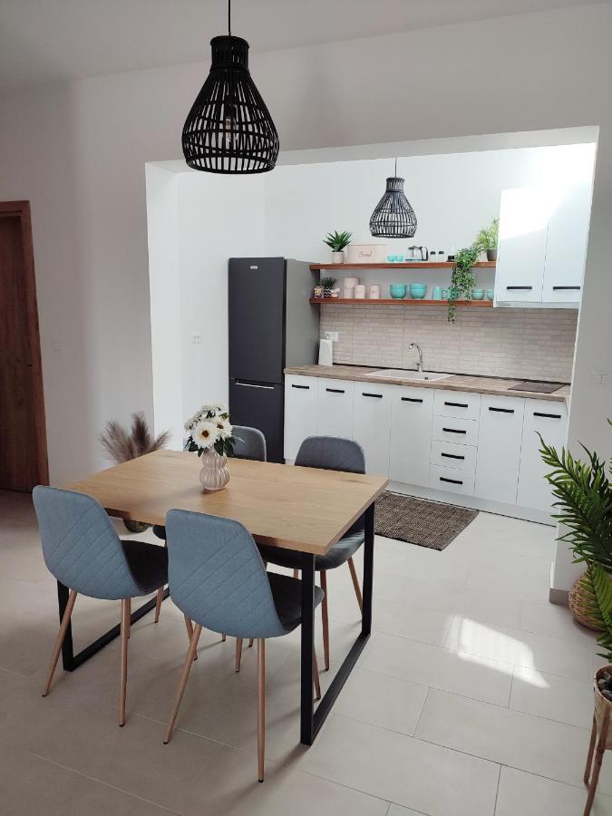 Kalokairini Avra Apartmán *